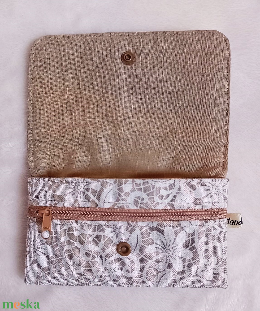 Csipke mintás textil pénztárca-drapp - táska & tok - pénztárca & más tok - pénztárca - női pénztárca - Meska.hu Csipke mintás textil pénztárca-drapp - táska & tok - pénztárca & más tok - pénztárca - női pénztárca - Meska.hu