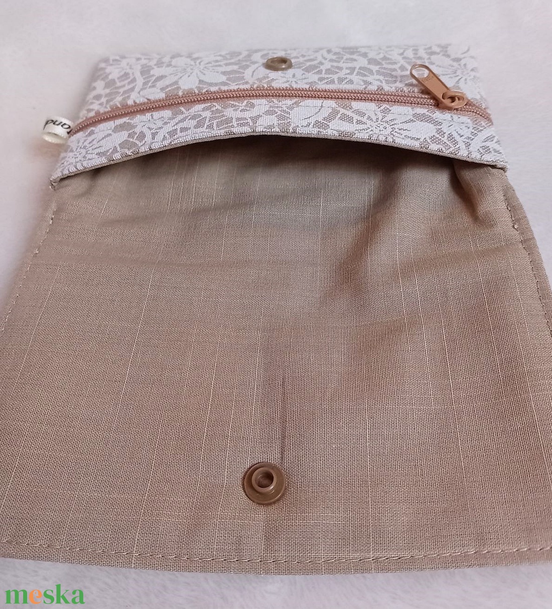 Csipke mintás textil pénztárca-drapp - táska & tok - pénztárca & más tok - pénztárca - női pénztárca - Meska.hu Csipke mintás textil pénztárca-drapp - táska & tok - pénztárca & más tok - pénztárca - női pénztárca - Meska.hu