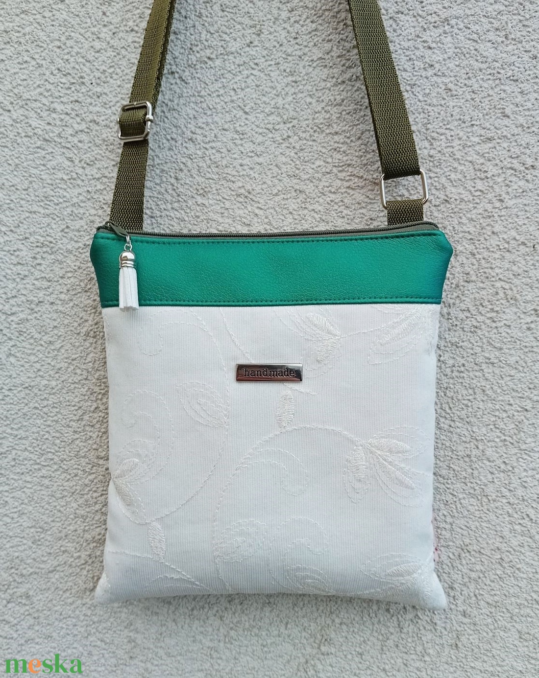 Hímzett mintás tarisznya, oldaltáska - metálzöld 20x22 cm - táska & tok - kézitáska & válltáska - tarisznya - Meska.hu Hímzett mintás tarisznya, oldaltáska - metálzöld 20x22 cm - táska & tok - kézitáska & válltáska - tarisznya - Meska.hu