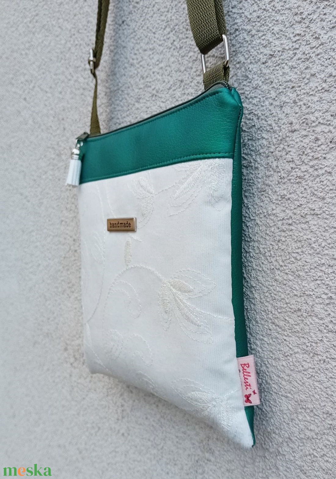 Hímzett mintás tarisznya, oldaltáska - metálzöld 20x22 cm - táska & tok - kézitáska & válltáska - tarisznya - Meska.hu Hímzett mintás tarisznya, oldaltáska - metálzöld 20x22 cm - táska & tok - kézitáska & válltáska - tarisznya - Meska.hu