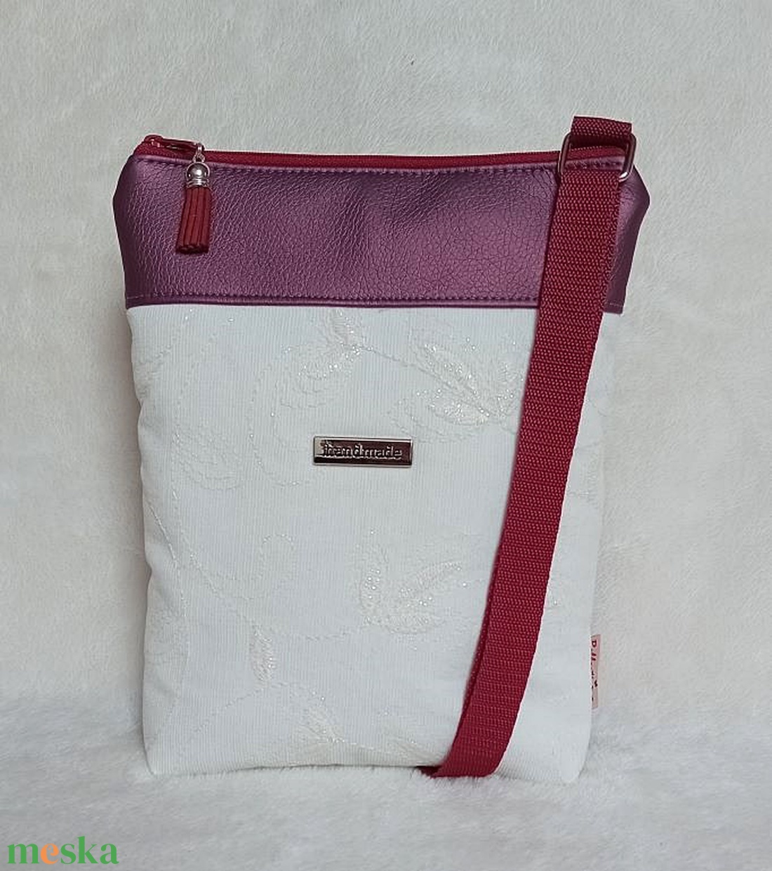 Hímzett mintás tarisznya, oldaltáska - metál lila 20x23 cm - táska & tok - kézitáska & válltáska - tarisznya - Meska.hu Hímzett mintás tarisznya, oldaltáska - metál lila 20x23 cm - táska & tok - kézitáska & válltáska - tarisznya - Meska.hu