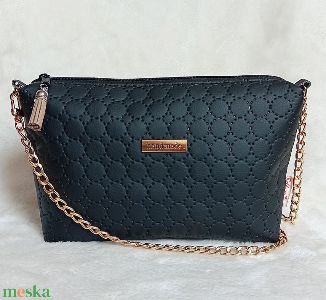 Fekete női válltáska és pénztárca szett, steppelt mintával 23x15 cm - táska & tok - kézitáska & válltáska - válltáska - Meska.hu Fekete női válltáska és pénztárca szett, steppelt mintával 23x15 cm - táska & tok - kézitáska & válltáska - válltáska - Meska.hu