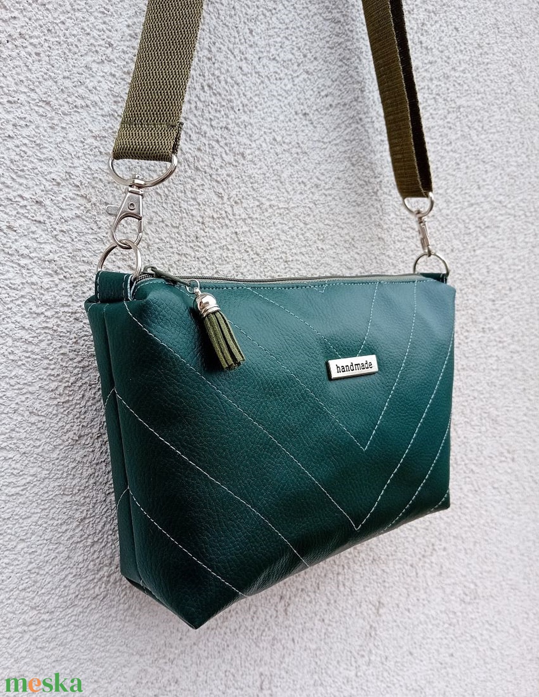 Sötétzöld női válltáska steppelt mintával 23x15 cm - táska & tok - kézitáska & válltáska - vállon átvethető táska - Meska.hu Sötétzöld női válltáska steppelt mintával 23x15 cm - táska & tok - kézitáska & válltáska - vállon átvethető táska - Meska.hu