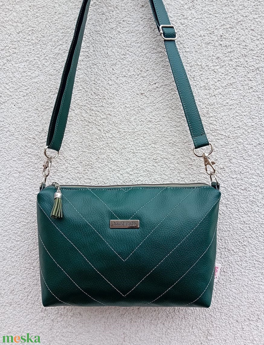 Sötétzöld női válltáska steppelt mintával 23x15 cm - táska & tok - kézitáska & válltáska - vállon átvethető táska - Meska.hu Sötétzöld női válltáska steppelt mintával 23x15 cm - táska & tok - kézitáska & válltáska - vállon átvethető táska - Meska.hu