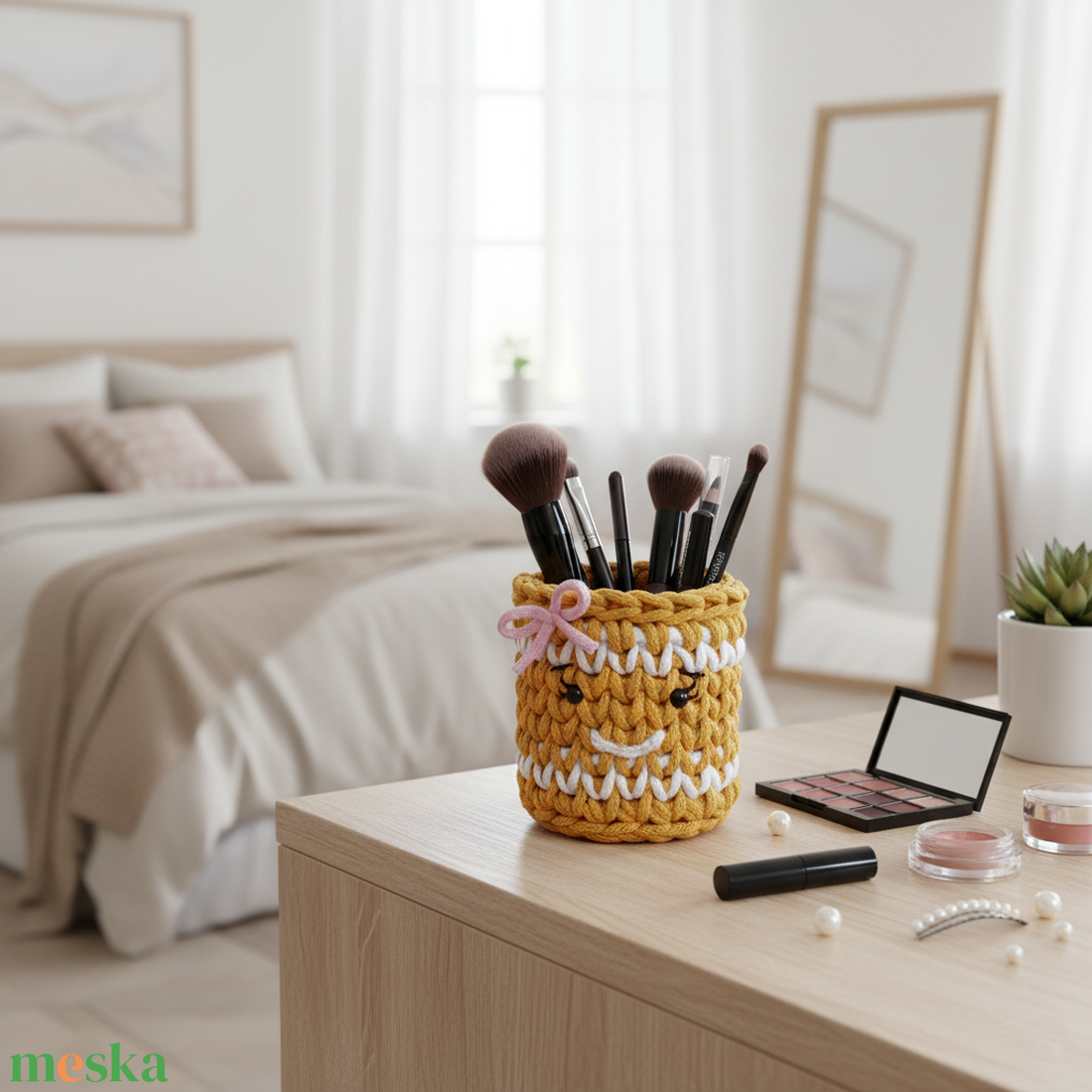 Horgolt Mézi kosárka  - karácsony - karácsonyi lakásdekoráció - ünnepi asztaldekoráció - Meska.hu