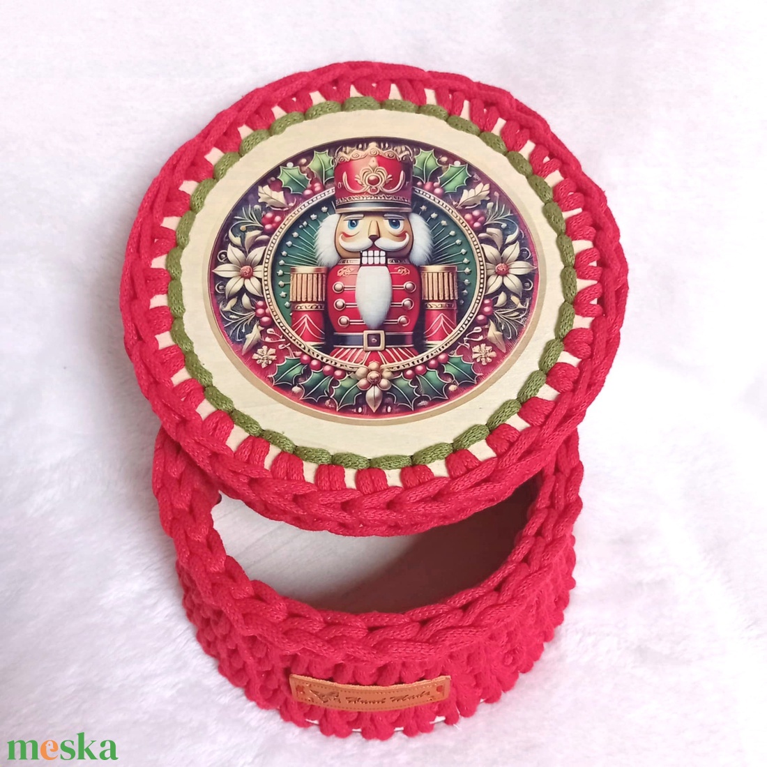 Karácsonyi horgolt fedeles kosár, Diótörő - otthon & életmód - tárolás & rendszerezés - tárolókosár - Meska.hu Karácsonyi horgolt fedeles kosár, Diótörő - otthon & életmód - tárolás & rendszerezés - tárolókosár - Meska.hu