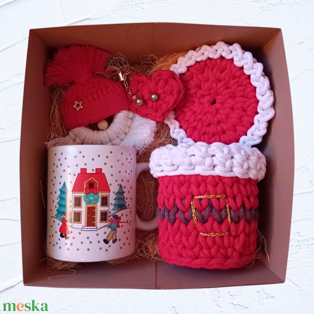 Karácsonyi kuckózás ajándékszett, piros, bögrés - otthon & életmód - tárolás & rendszerezés - tárolókosár - Meska.hu