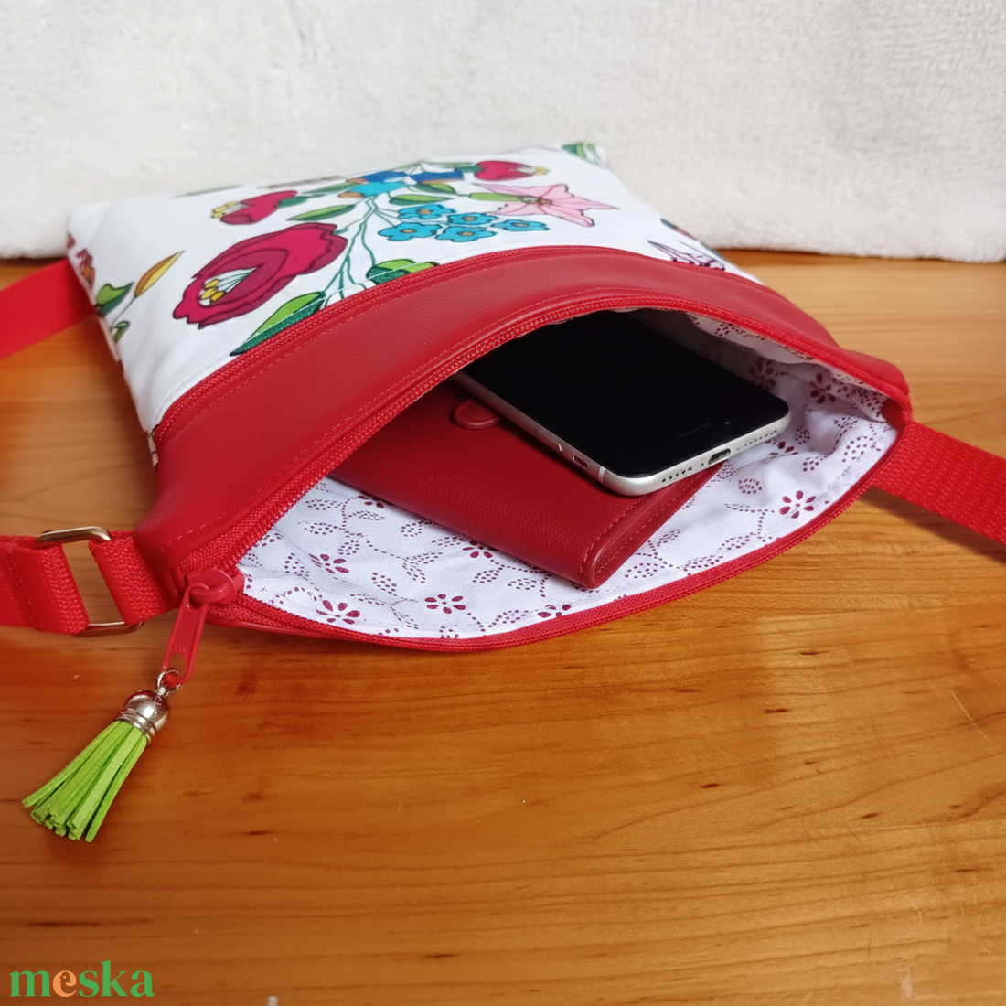 2in1 válltáska rohangálós oldaltáska kalocsai mintás piros 20x23 cm - táska & tok - kézitáska & válltáska - vállon átvethető táska - Meska.hu