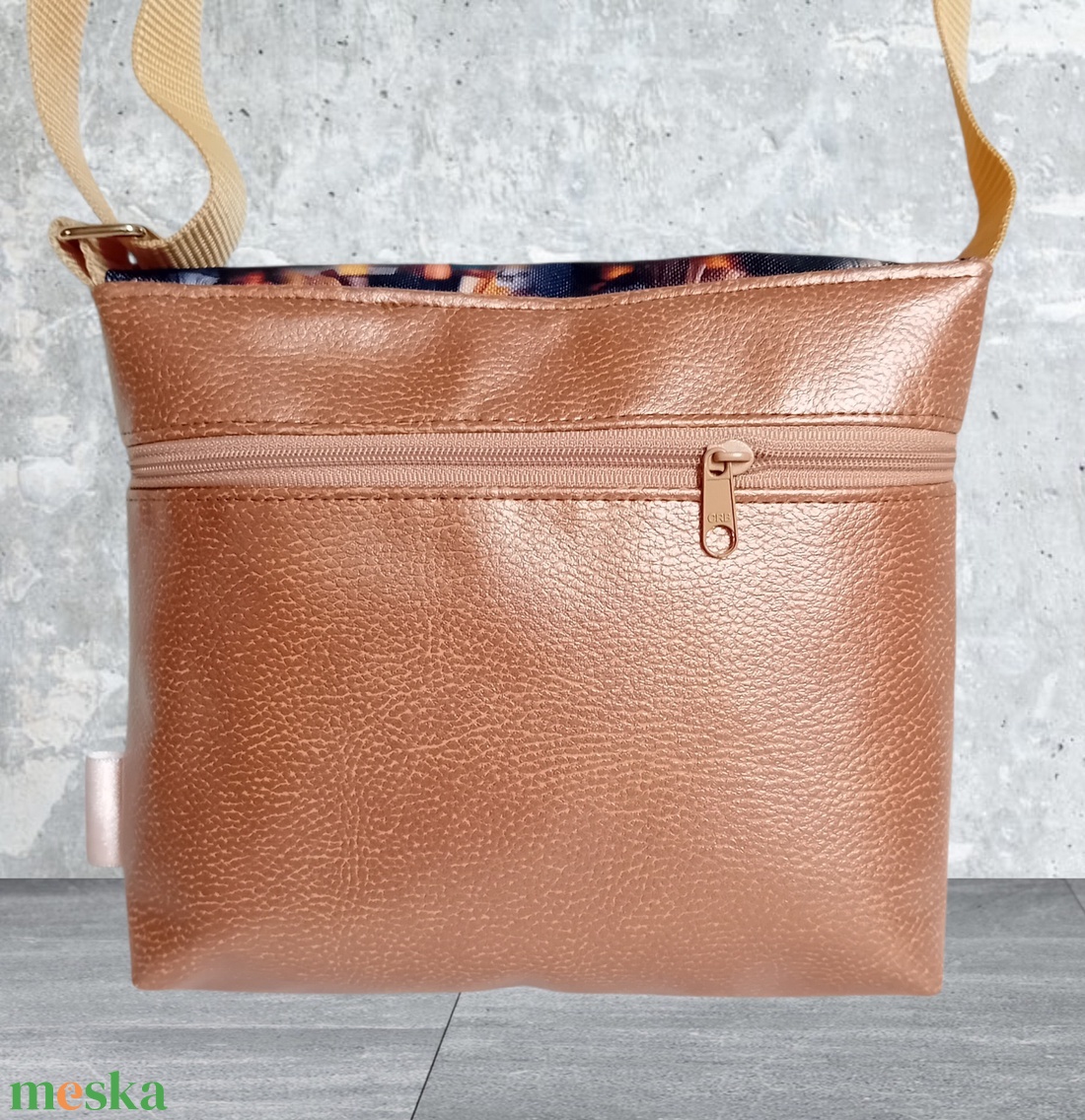 2in1 válltáska oldaltáska elegáns női mintával bronz 20x16 cm - táska & tok - kézitáska & válltáska - vállon átvethető táska - Meska.hu