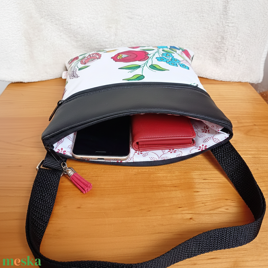 2in1 válltáska oldaltáska kalocsai mintás fekete 20x23 cm - táska & tok - kézitáska & válltáska - vállon átvethető táska - Meska.hu