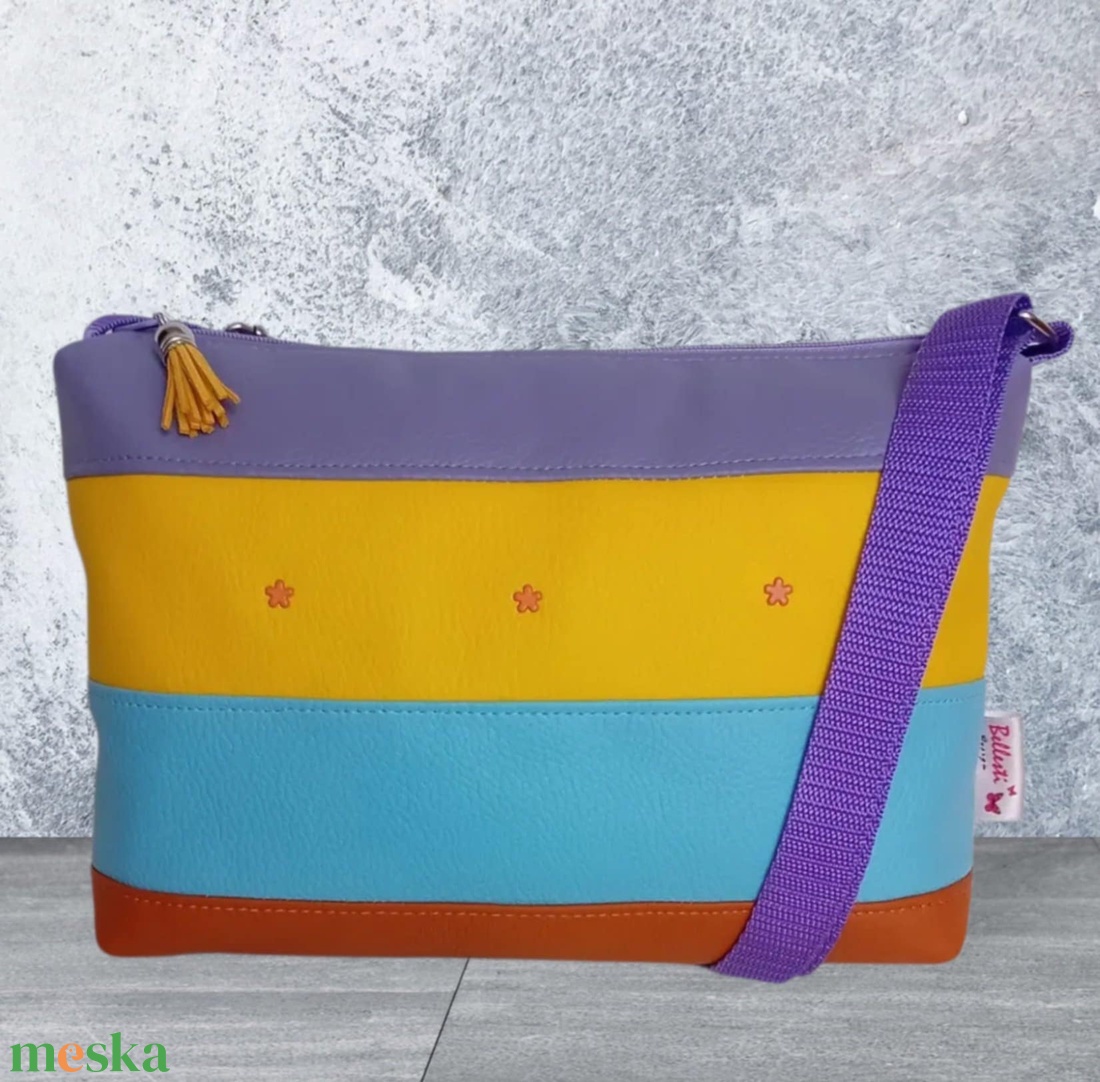 Rohangálós válltáska oldaltáska nyári színekben apró virágokkal 23x18 cm - táska & tok - kézitáska & válltáska - válltáska - Meska.hu