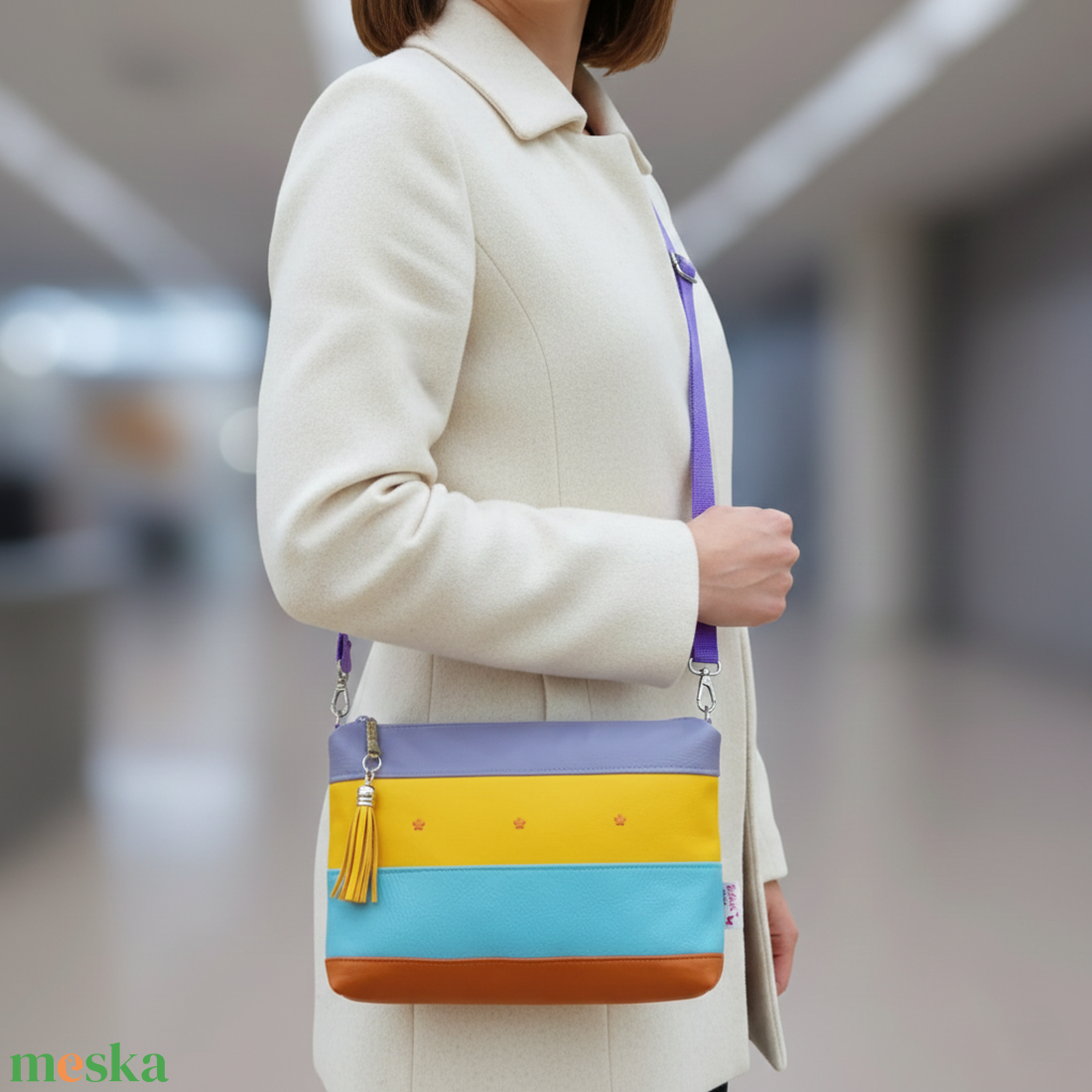 Rohangálós válltáska oldaltáska nyári színekben apró virágokkal 23x18 cm - táska & tok - kézitáska & válltáska - válltáska - Meska.hu