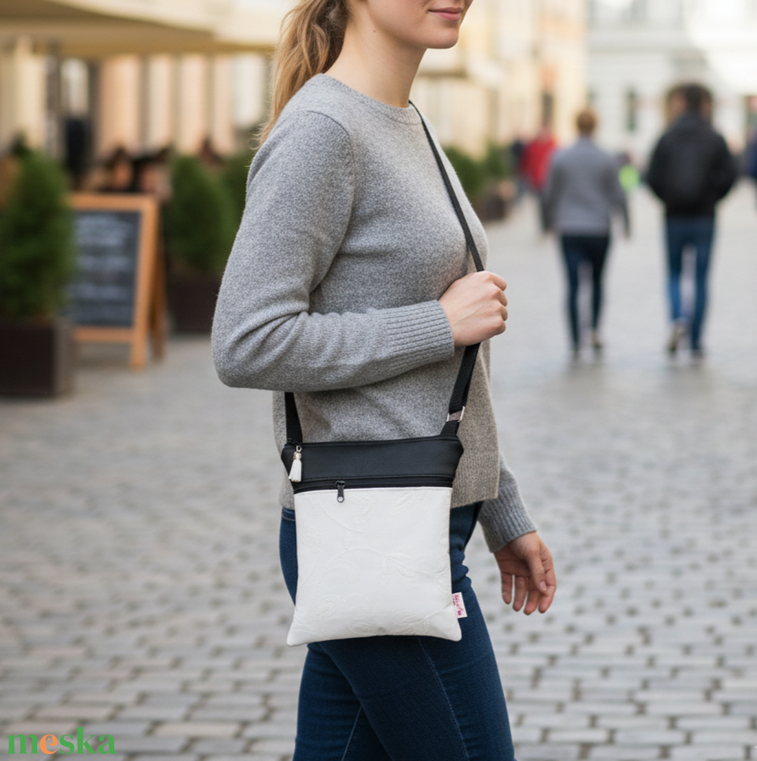2in1 válltáska alkalmi oldaltáska hímzett mintával fekete 20x23 cm - táska & tok - kézitáska & válltáska - vállon átvethető táska - Meska.hu