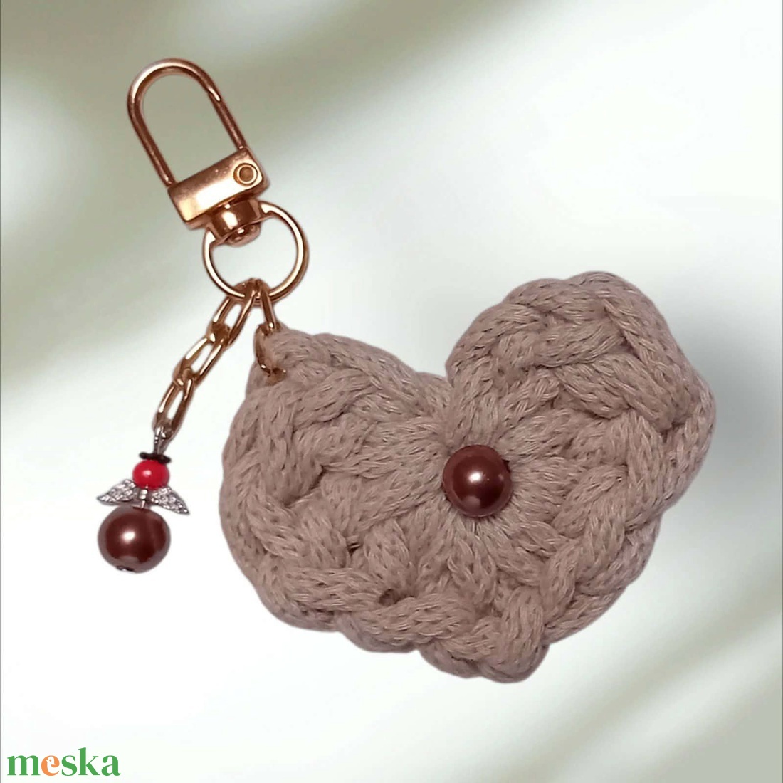 Táskadísz kulcstartó horgolt szívvel angyalkával - táska & tok - kulcstartó & táskadísz - kulcstartó - Meska.hu