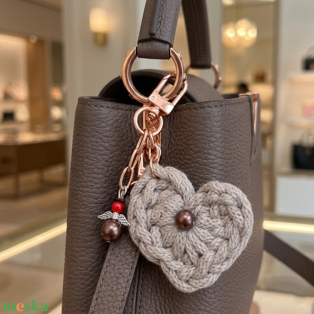 Táskadísz kulcstartó horgolt szívvel angyalkával - táska & tok - kulcstartó & táskadísz - kulcstartó - Meska.hu