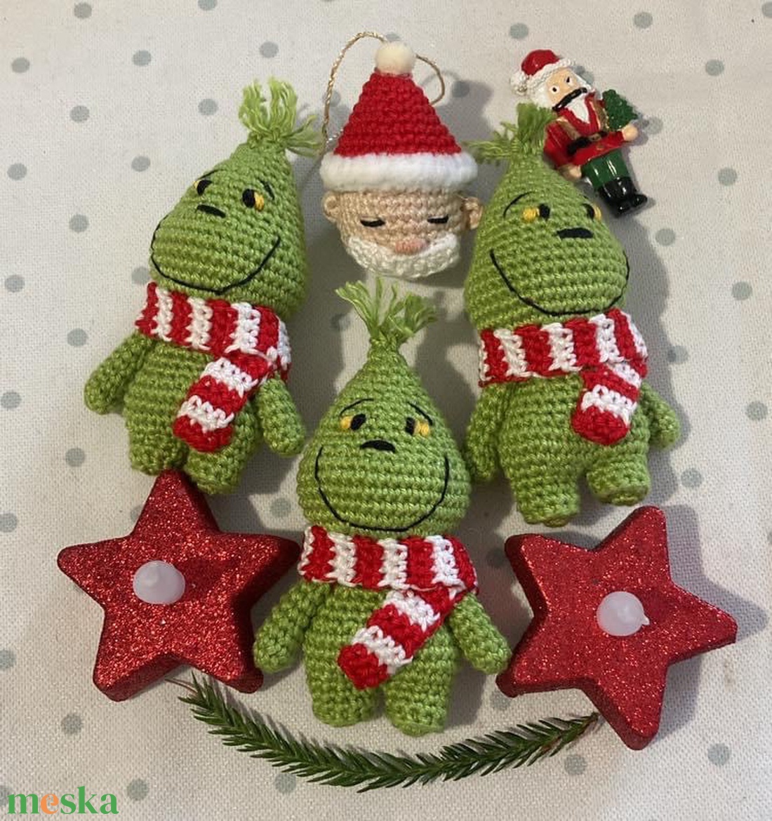 Horgolt grincs figura  - karácsony - karácsonyi lakásdekoráció - karácsonyi manók, figurák - Meska.hu