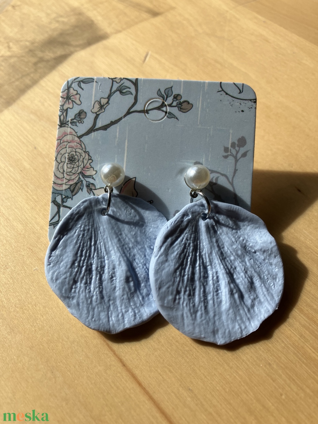Virágszirom alakú polymer clay, süthető gyurma fülbevaló - ékszer - fülbevaló - lógó fülbevaló - Meska.hu