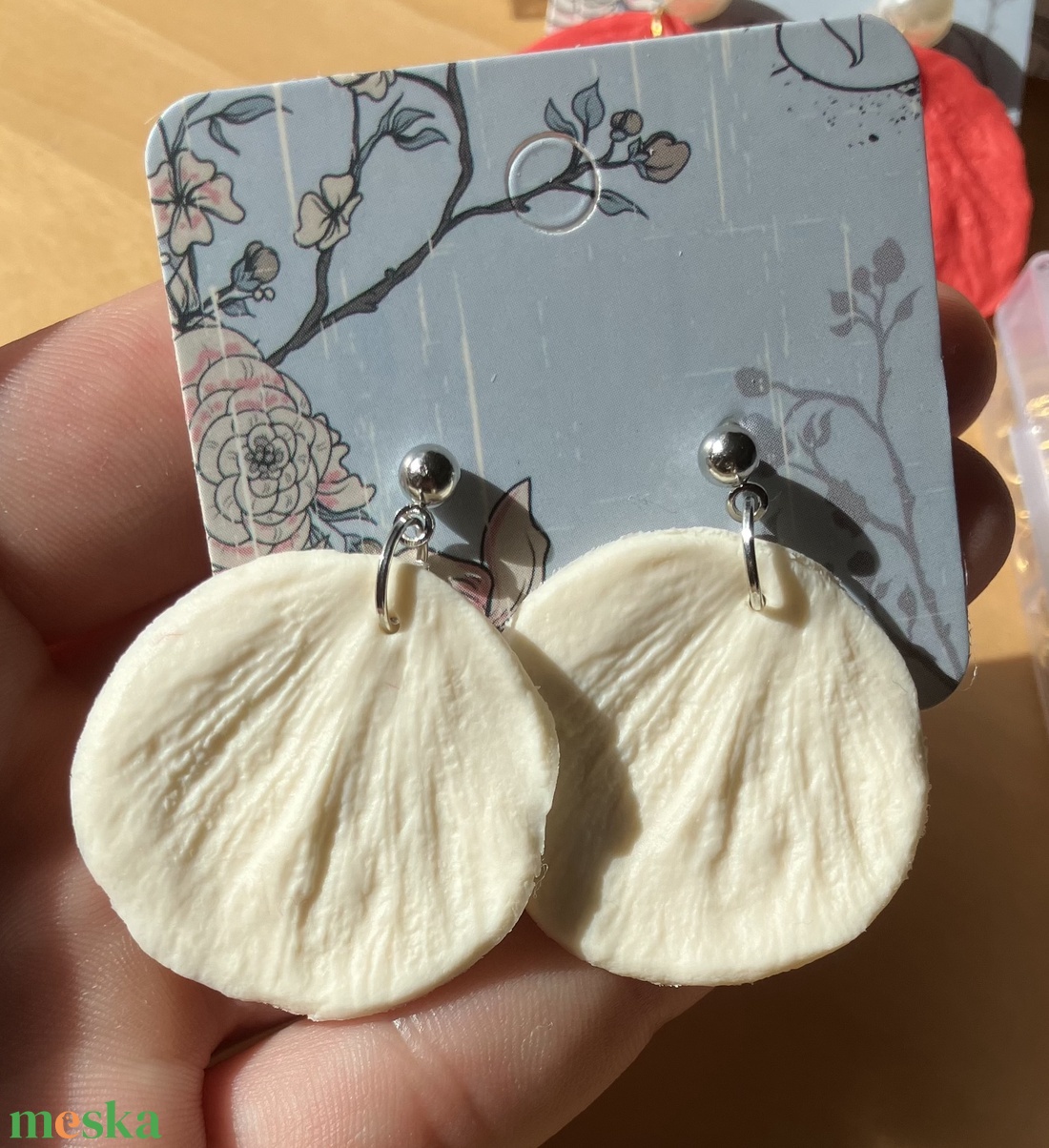 Virágszirom alakú polymer clay, süthető gyurma fülbevaló - ékszer - fülbevaló - lógó fülbevaló - Meska.hu Virágszirom alakú polymer clay, süthető gyurma fülbevaló - ékszer - fülbevaló - lógó fülbevaló - Meska.hu
