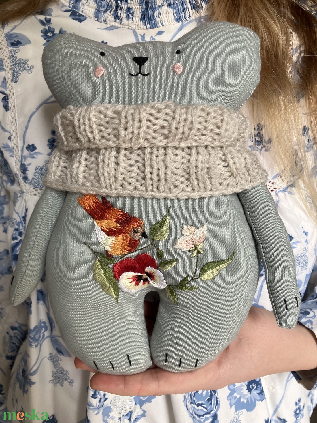 Modern hímzett maci  - játék & sport - plüssállat & játékfigura - maci - Meska.hu