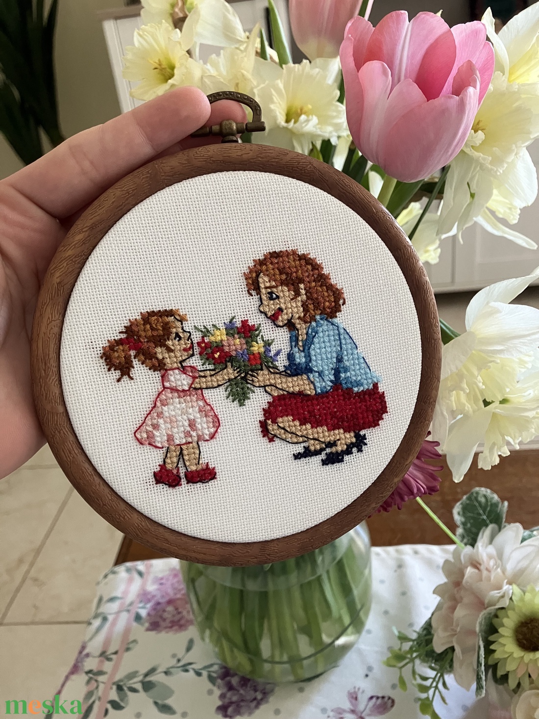 Anyák napi keresztszemes hímzett falikép - otthon & életmód - dekoráció - kép & falikép - 3d képek - Meska.hu