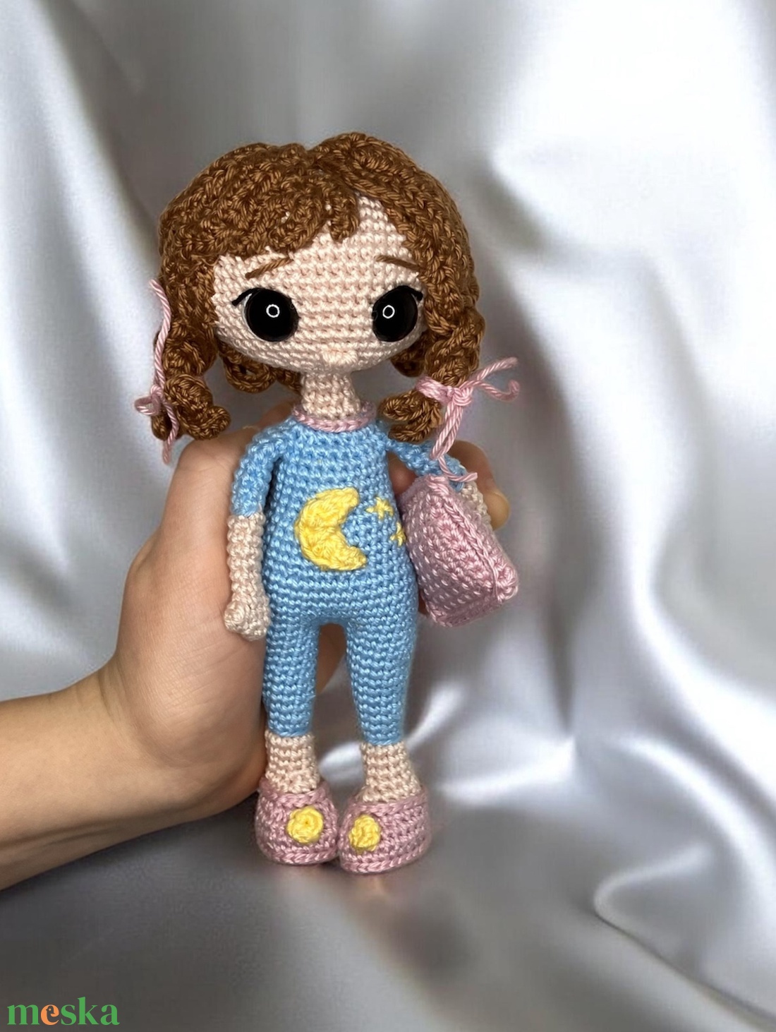 Horgolt pizsamás lány   - játék & sport - plüssállat & játékfigura - más figura - Meska.hu