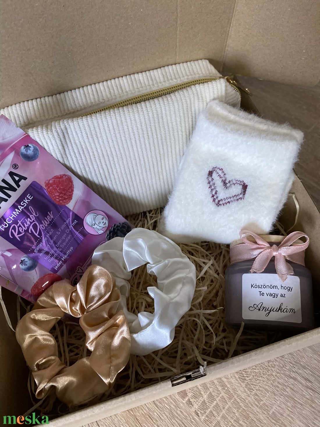 Kényeztető Karácsonyi Ajándékdoboz  Egyedi feliratos illatgyertyával - karácsony - karácsonyi ajándékozás - karácsonyi ajándékcsomagolás - Meska.hu