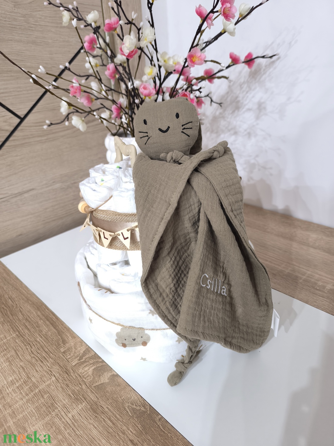 Natúr stílusú, egyedi pelenkatorta névvel � babalátogató ajándék - baba - mama - pelenkázó, babafürdető kellékek - pelenkatorta - Meska.hu