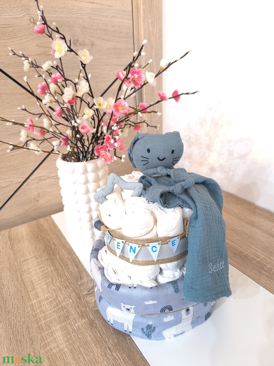 K�k, natúr stílusú, egyedi pelenkatorta névvel � babalátogató ajándék (2 szintes) - baba - mama - pelenkázó, babafürdető kellékek - pelenkatorta - Meska.hu