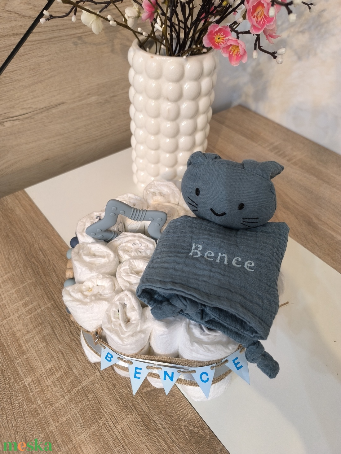 K�k, natúr stílusú, egyedi pelenkatorta névvel � babalátogató ajándék (1 szintes) - baba - mama - pelenkázó, babafürdető kellékek - pelenkatorta - Meska.hu