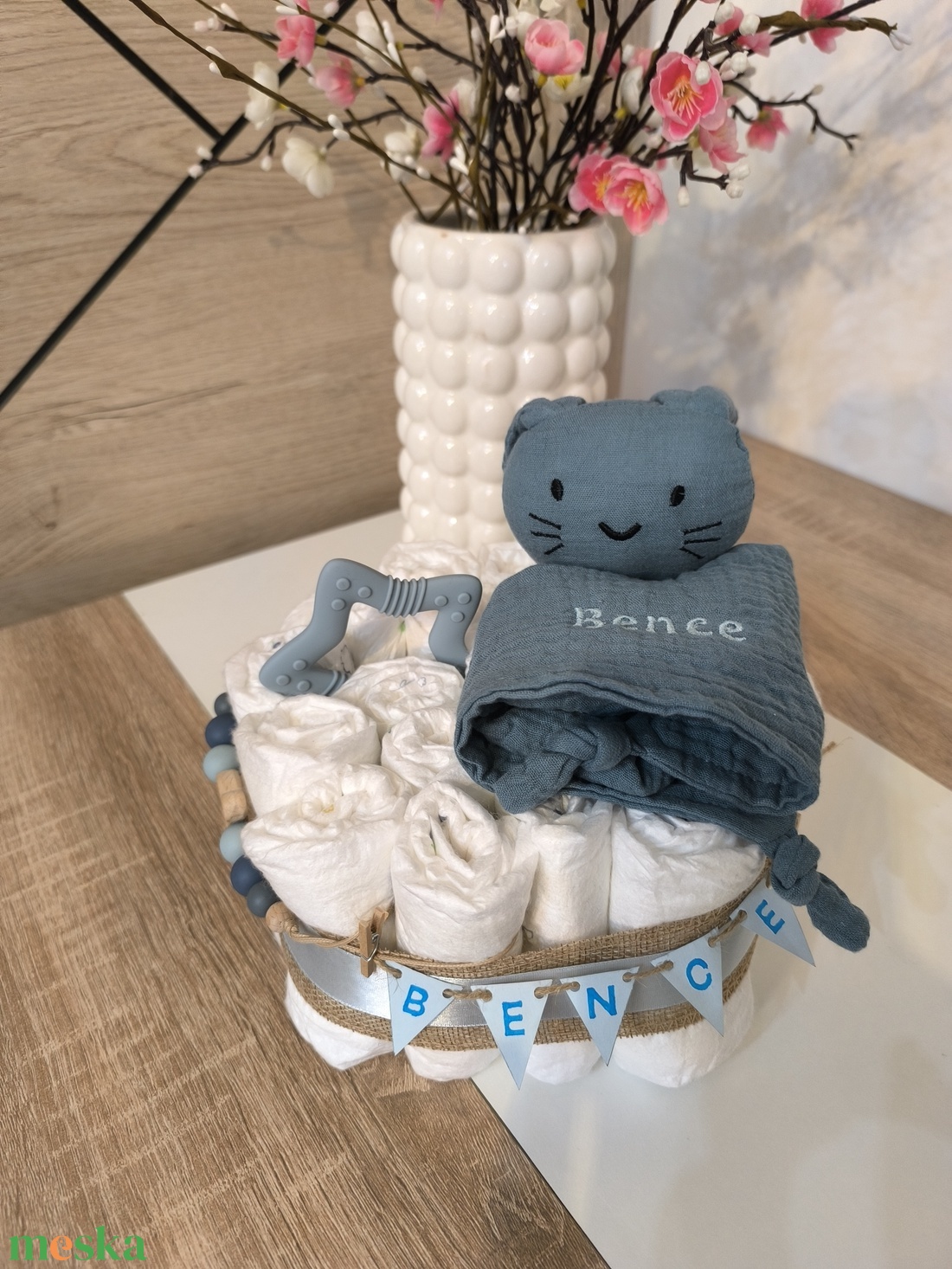 K�k, natúr stílusú, egyedi pelenkatorta névvel � babalátogató ajándék (1 szintes) - baba - mama - pelenkázó, babafürdető kellékek - pelenkatorta - Meska.hu