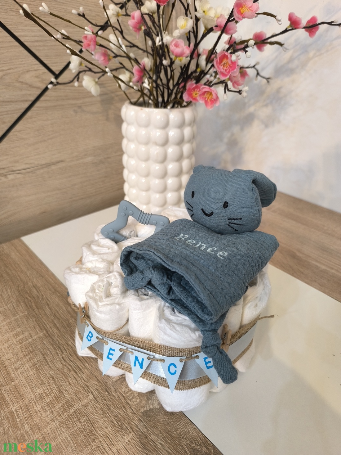 K�k, natúr stílusú, egyedi pelenkatorta névvel � babalátogató ajándék (1 szintes) - baba - mama - pelenkázó, babafürdető kellékek - pelenkatorta - Meska.hu