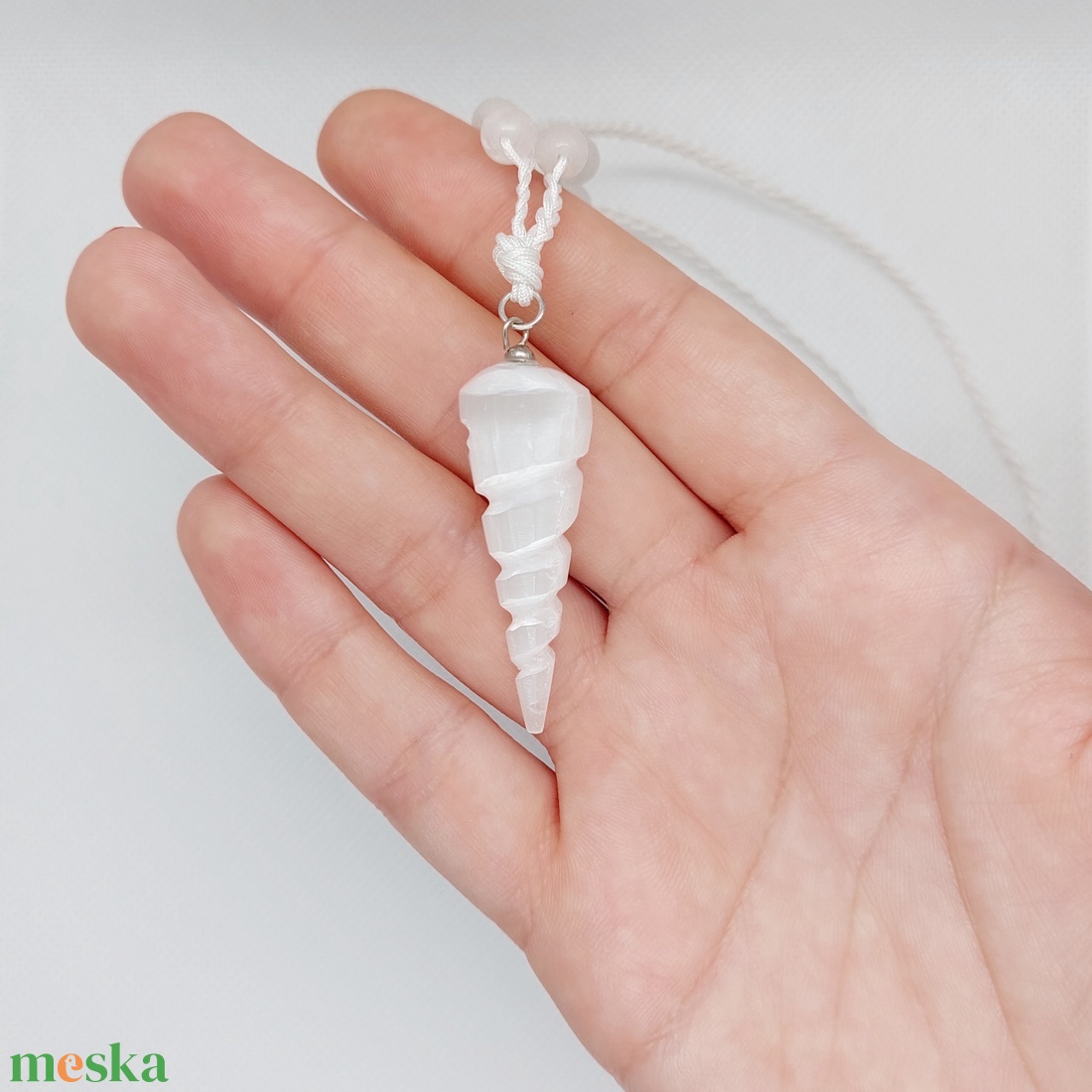 Szelenit amulett jáde és hegyikristály gyöngyökkel  - ékszer - nyaklánc - medálos nyaklánc - Meska.hu