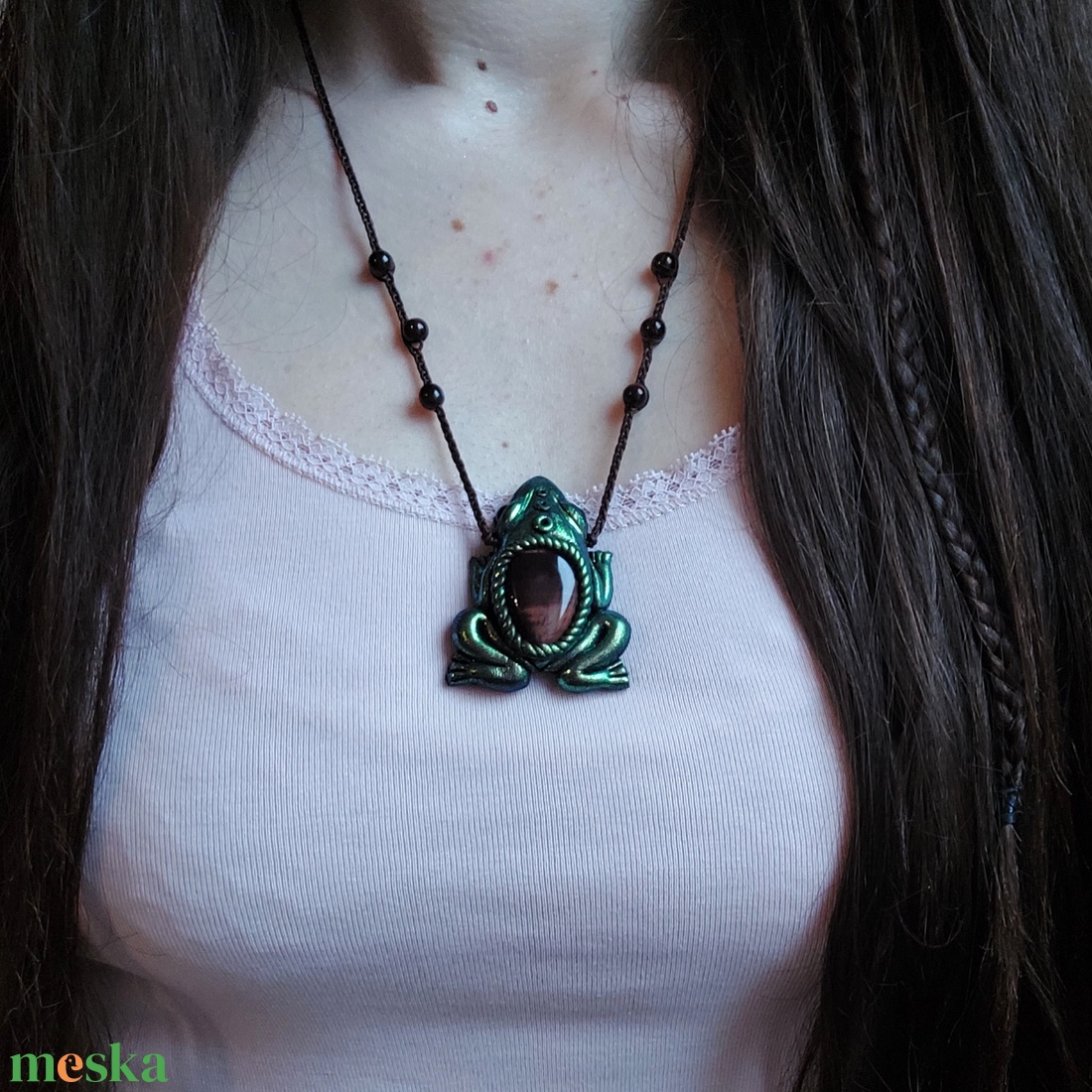 Béka amulett macskaszem ásvánnyal - ékszer - nyaklánc - medálos nyaklánc - Meska.hu Béka amulett macskaszem ásvánnyal - ékszer - nyaklánc - medálos nyaklánc - Meska.hu