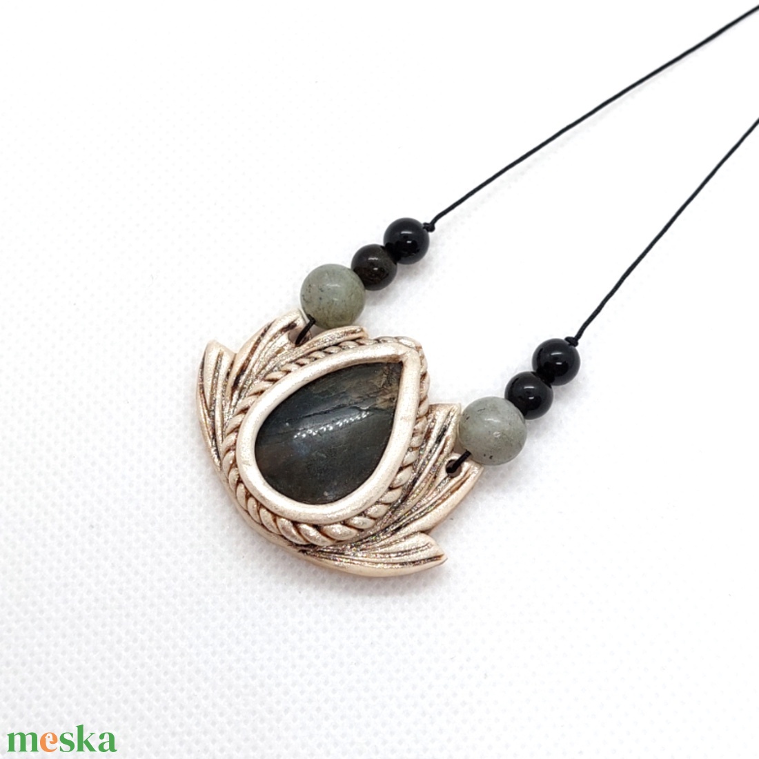 Lótuszvirág amulett labradorittal - ékszer - nyaklánc - medálos nyaklánc - Meska.hu Lótuszvirág amulett labradorittal - ékszer - nyaklánc - medálos nyaklánc - Meska.hu