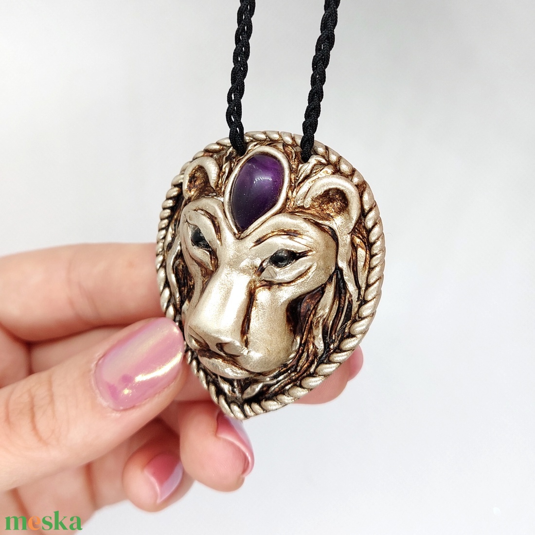 Oroszlán amulett ametiszt ásvánnyal - ékszer - nyaklánc - medálos nyaklánc - Meska.hu Oroszlán amulett ametiszt ásvánnyal - ékszer - nyaklánc - medálos nyaklánc - Meska.hu