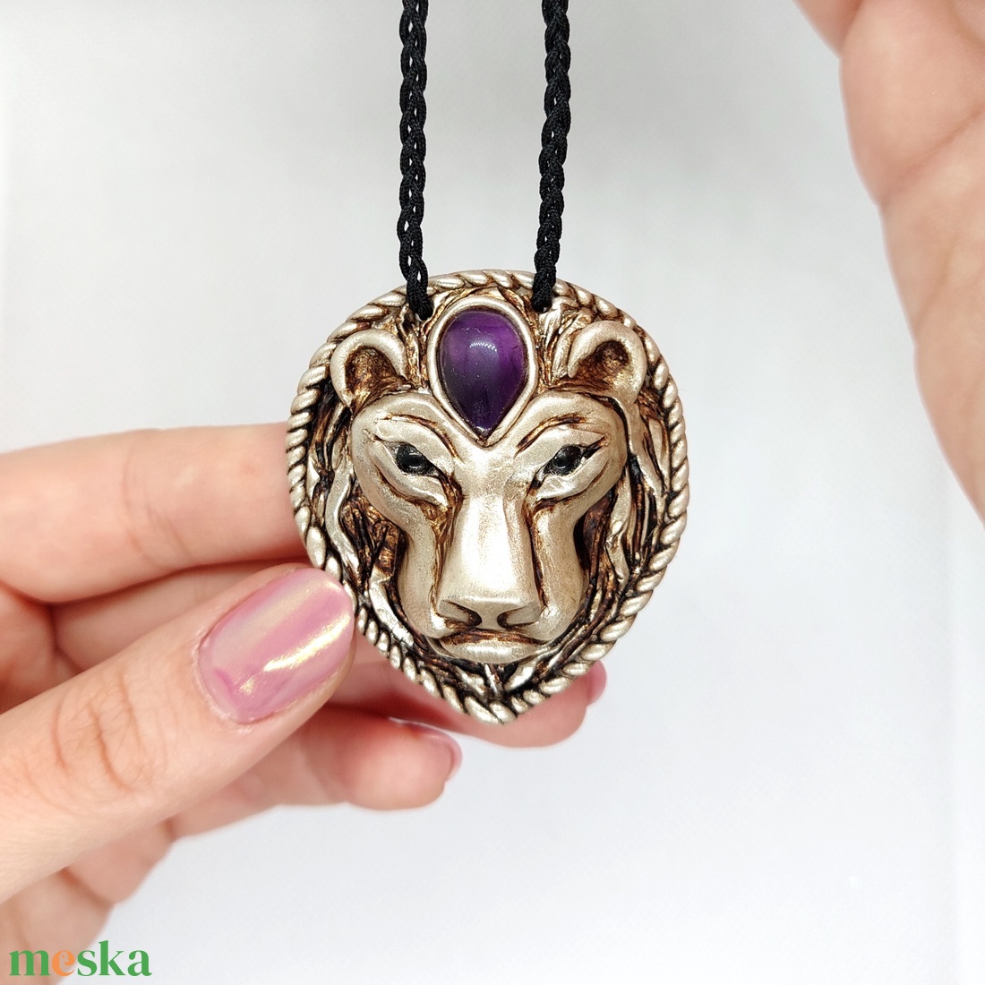 Oroszlán amulett ametiszt ásvánnyal - ékszer - nyaklánc - medálos nyaklánc - Meska.hu Oroszlán amulett ametiszt ásvánnyal - ékszer - nyaklánc - medálos nyaklánc - Meska.hu