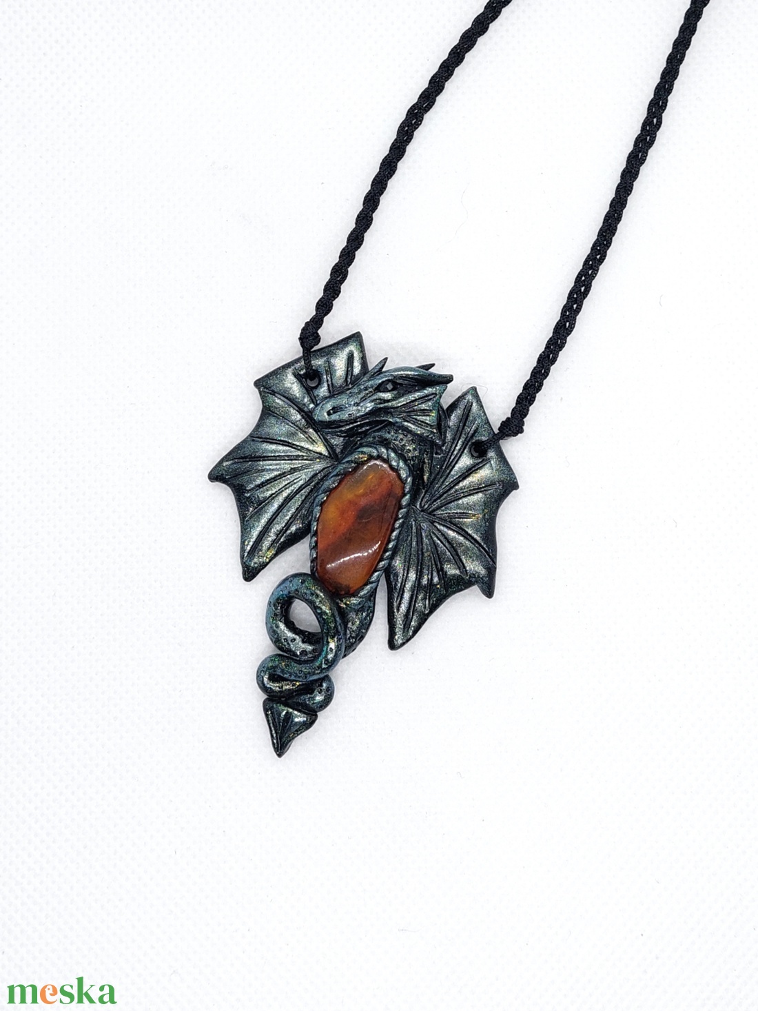 Sárkány amulett borostyánnal - ékszer - nyaklánc - medálos nyaklánc - Meska.hu Sárkány amulett borostyánnal - ékszer - nyaklánc - medálos nyaklánc - Meska.hu