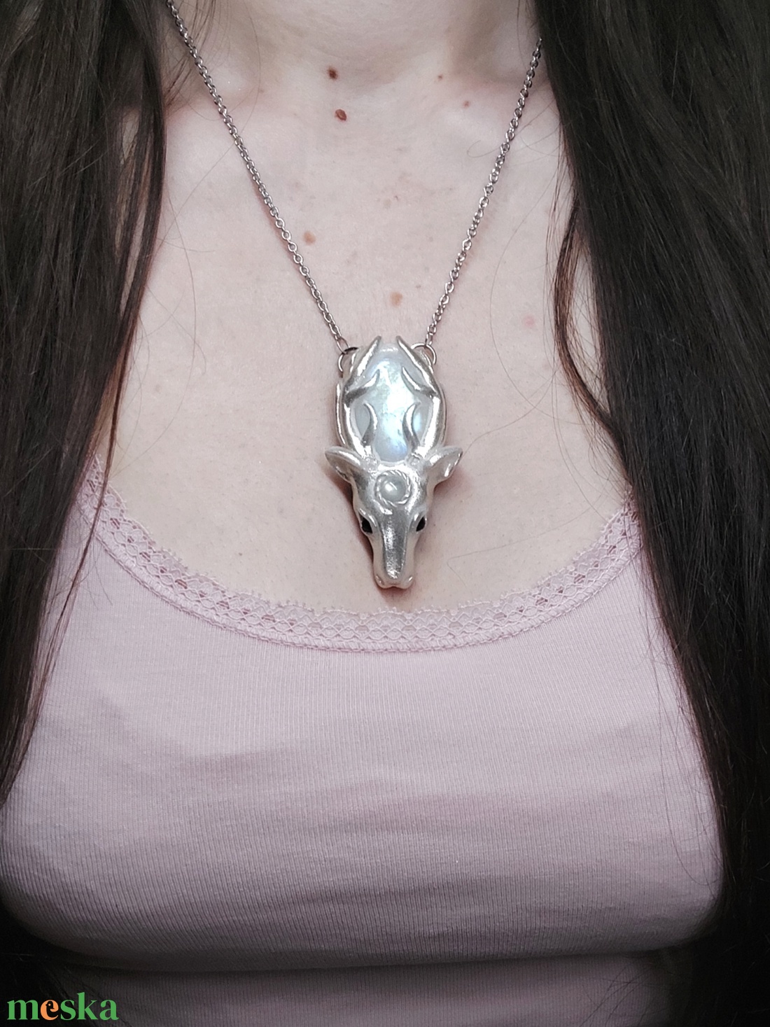 Szarvas amulett szivárvány holdkővel - ékszer - nyaklánc - medálos nyaklánc - Meska.hu Szarvas amulett szivárvány holdkővel - ékszer - nyaklánc - medálos nyaklánc - Meska.hu