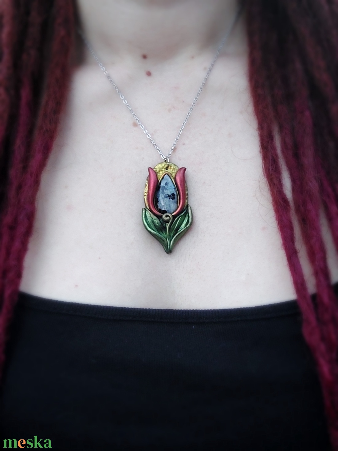 Tulipánt nyaklánc szivárvány holdkővel - ékszer - nyaklánc - medálos nyaklánc - Meska.hu Tulipánt nyaklánc szivárvány holdkővel - ékszer - nyaklánc - medálos nyaklánc - Meska.hu