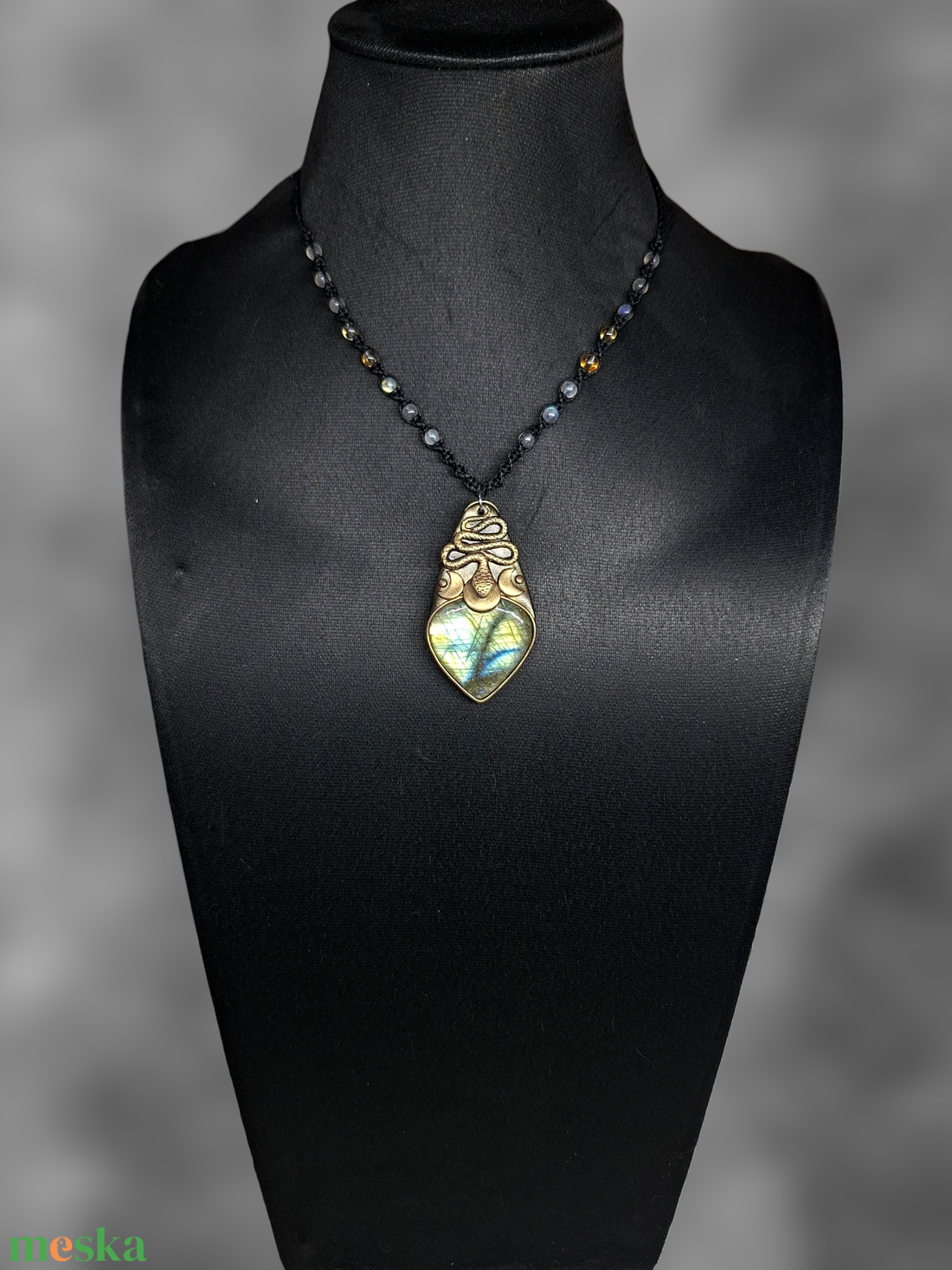 Kígyó és holdfázis labradorittal  - ékszer - nyaklánc - medálos nyaklánc - Meska.hu