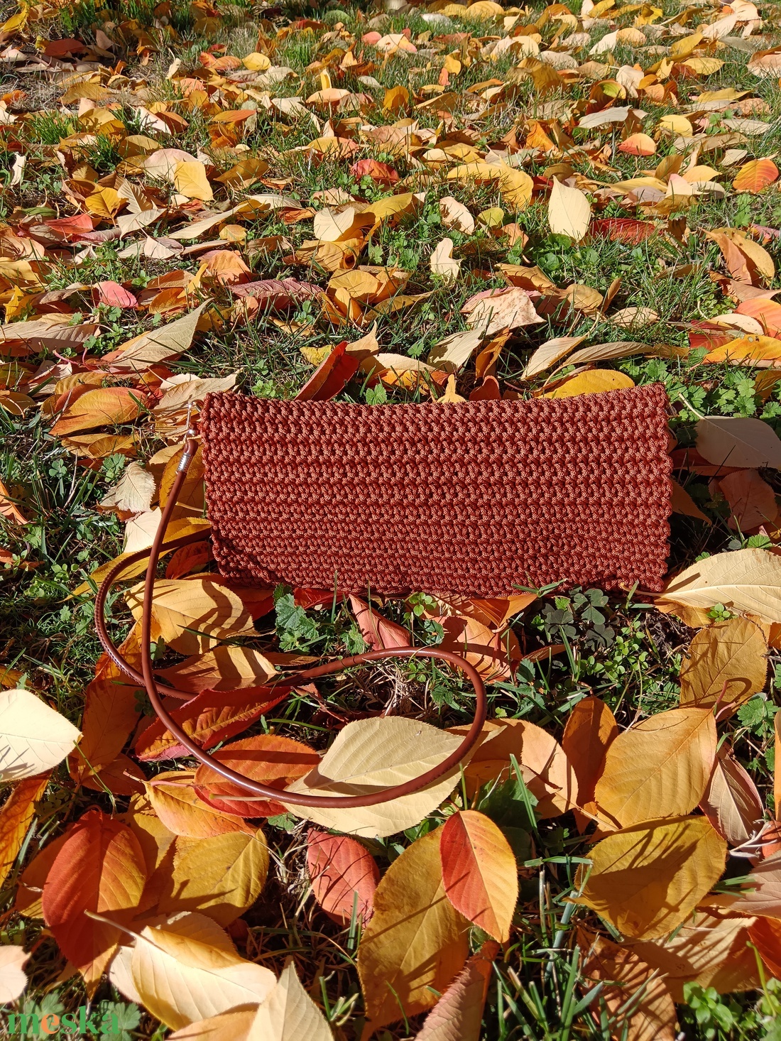 Napsugár  kézzel horgolt kézműves női táska, vállon és keresztben hordható (barna) - táska & tok - kézitáska & válltáska - válltáska - Meska.hu