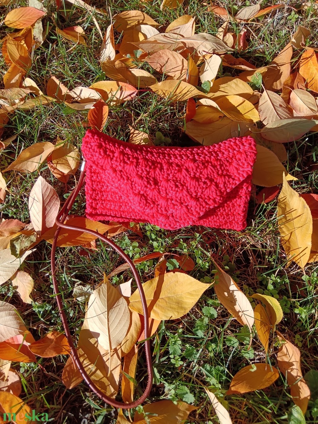 Onyx Borostyán  kézzel horgolt piros keresztpántos táska - táska & tok - kézitáska & válltáska - vállon átvethető táska - Meska.hu