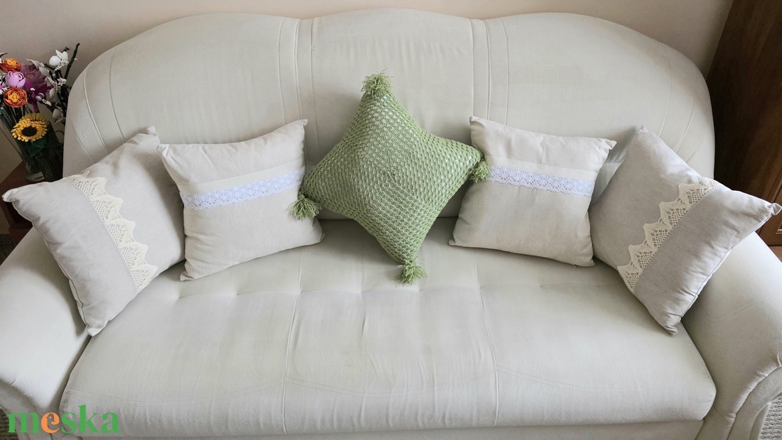 Natúr, csipkés díszpárna � 40�40 cm, levehető és mosható huzattal - otthon & életmód - lakástextil - párna & párnahuzat - díszpárna (belsővel együtt) - Meska.hu