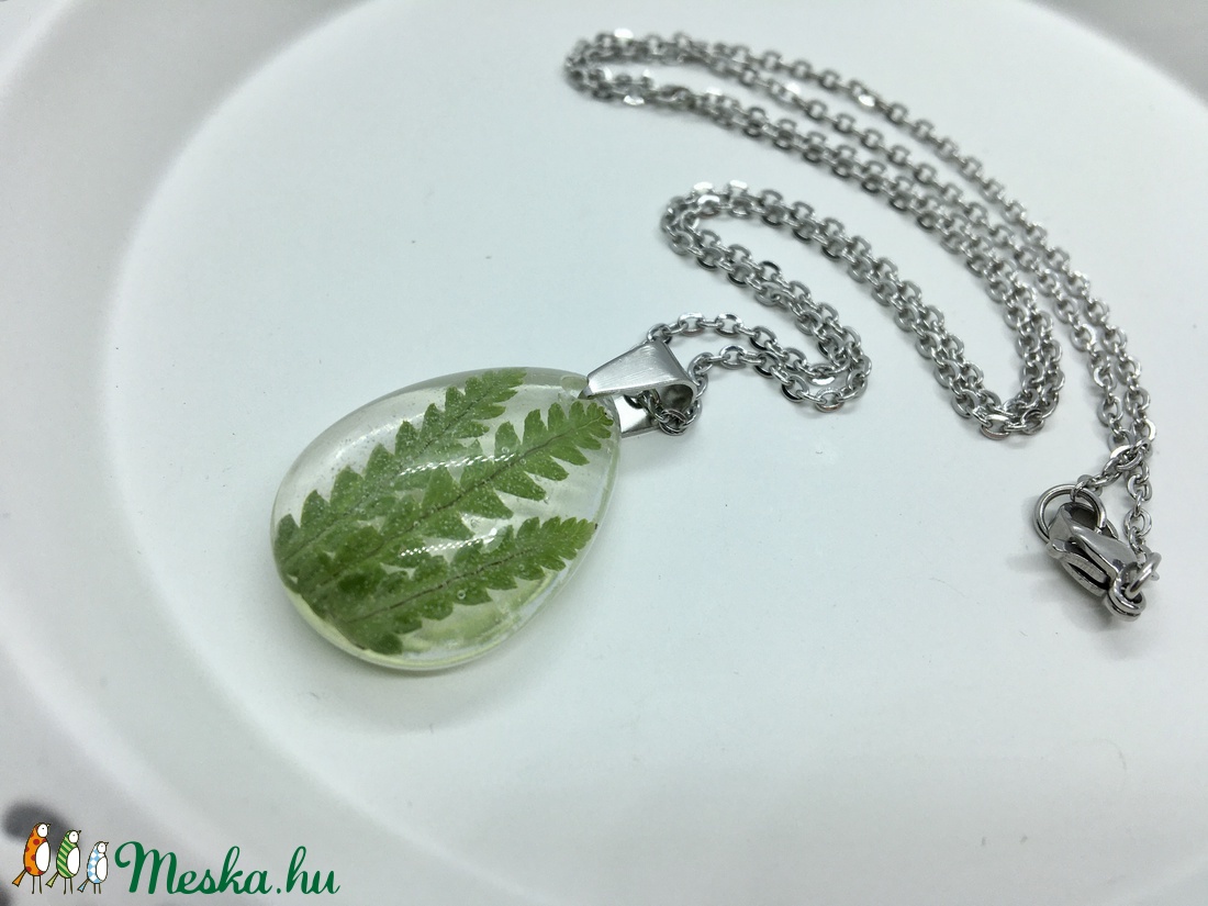 Igazi páfrány - csepp műgyanta medál,nyaklánccal -  - Meska.hu