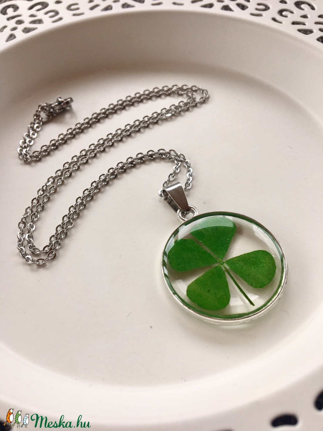 N�gylevelű lóhere-epoxi műgyanta fémkeretes medál -  - Meska.hu