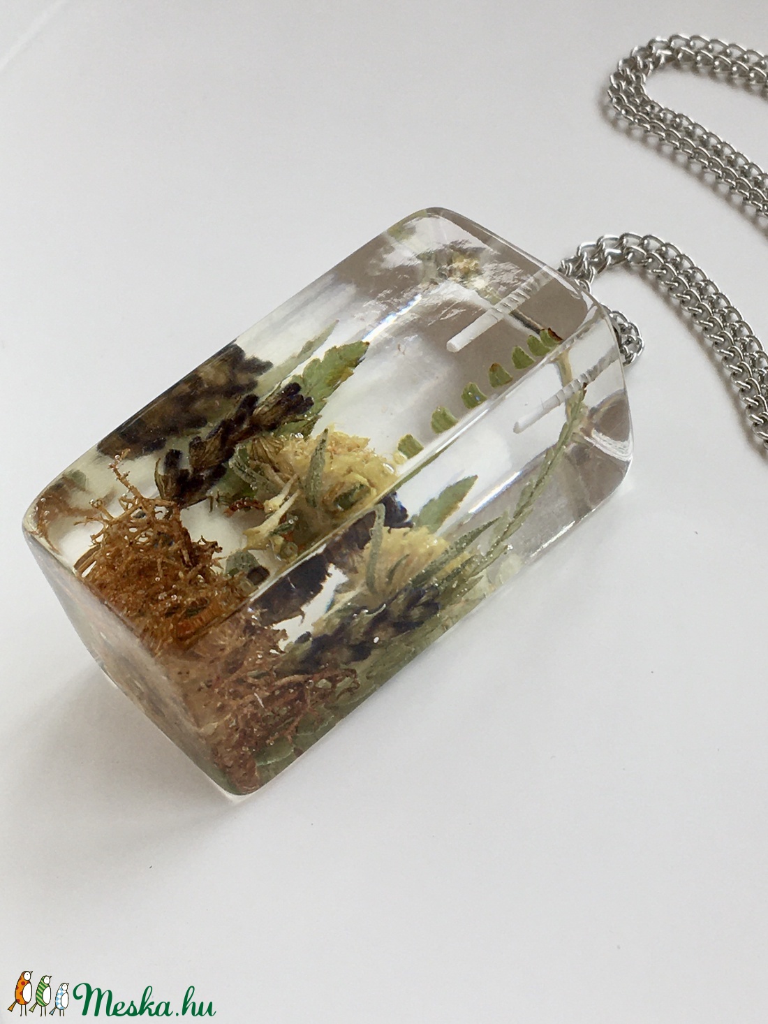 Mini terrárium medál,páfránnyal,virágokkal-műgyanta medál - ékszer - nyaklánc - medál - Meska.hu Mini terrárium medál,páfránnyal,virágokkal-műgyanta medál - ékszer - nyaklánc - medál - Meska.hu