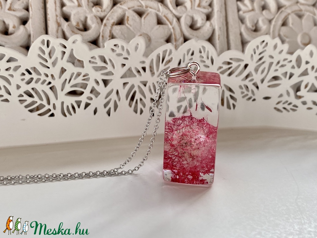 Pinkre festett egész pitypang-műgyanta hasáb medál - ékszer - nyaklánc - medálos nyaklánc - Meska.hu Pinkre festett egész pitypang-műgyanta hasáb medál - ékszer - nyaklánc - medálos nyaklánc - Meska.hu