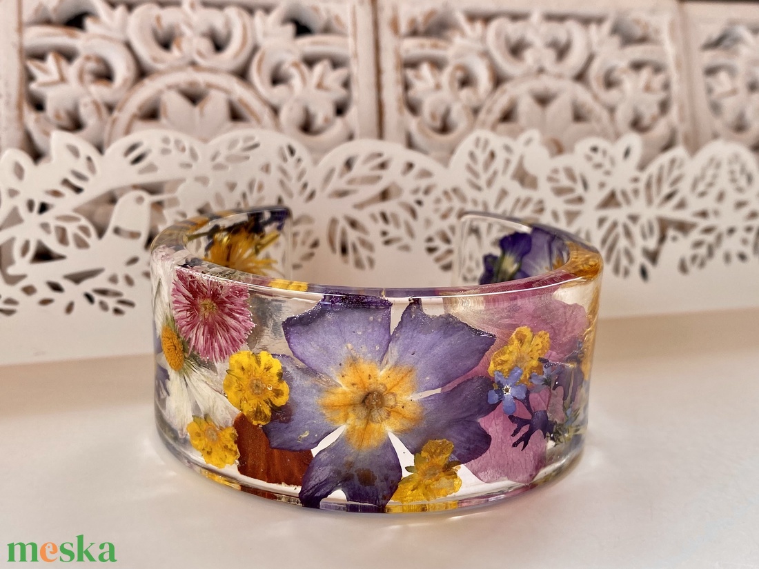 Színes virágok I-műgyanta karperec - ékszer - karkötő - karperec - Meska.hu