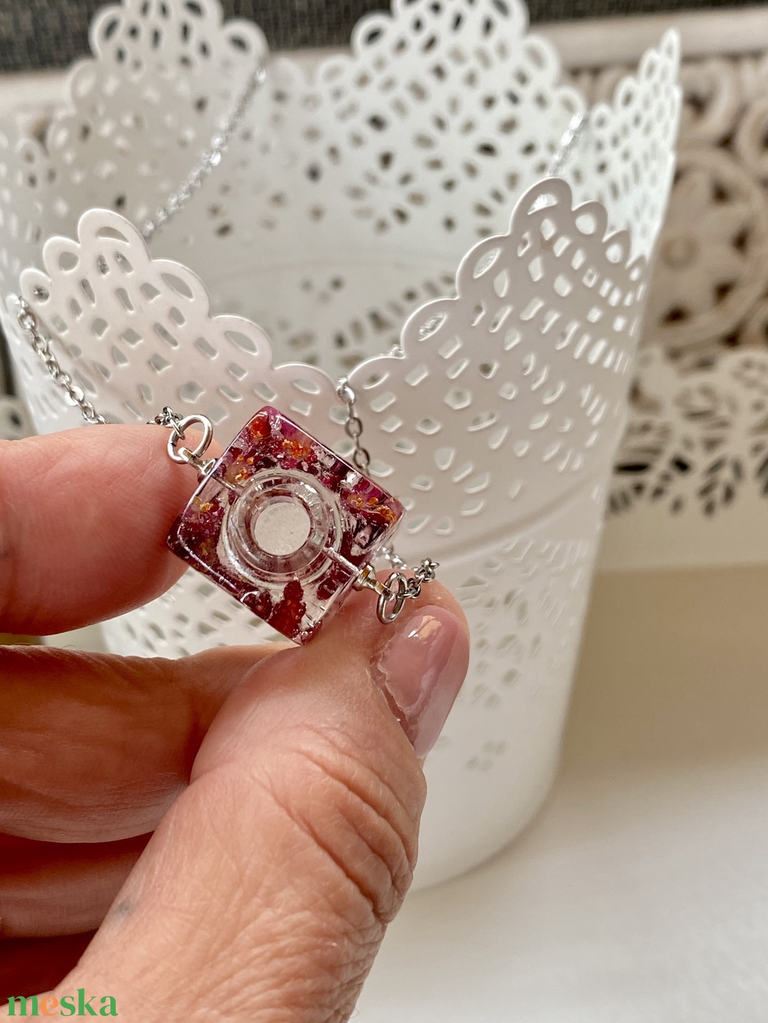 Aromaterápiás virágos kocka medál-pink tűzeső virággal - ékszer - nyaklánc - medálos nyaklánc - Meska.hu Aromaterápiás virágos kocka medál-pink tűzeső virággal - ékszer - nyaklánc - medálos nyaklánc - Meska.hu