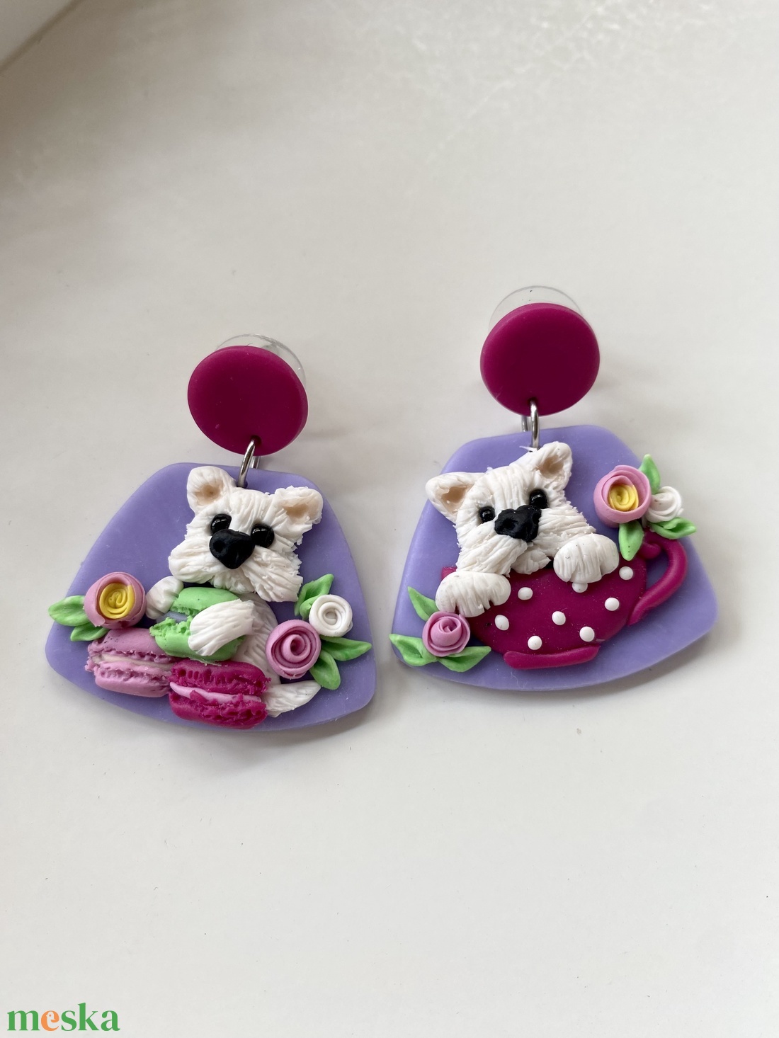 Westi kutya,virágokkal,macaronnal-fimo gyurma fülbevaló - ékszer - fülbevaló - lógó fülbevaló - Meska.hu